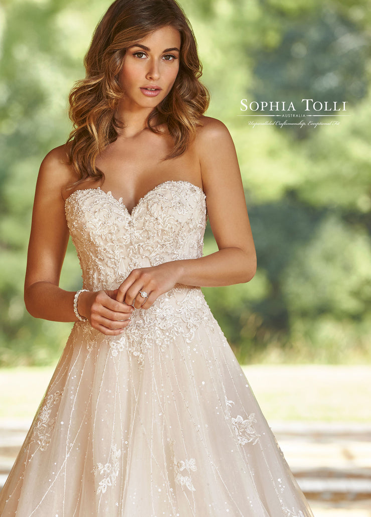 SOPHIA TOLLI Y11940-Gemini Bridal Prom Tuxedo Centre