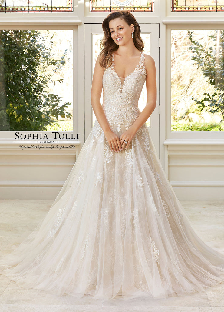SOPHIA TOLLI Y11963-Gemini Bridal Prom Tuxedo Centre
