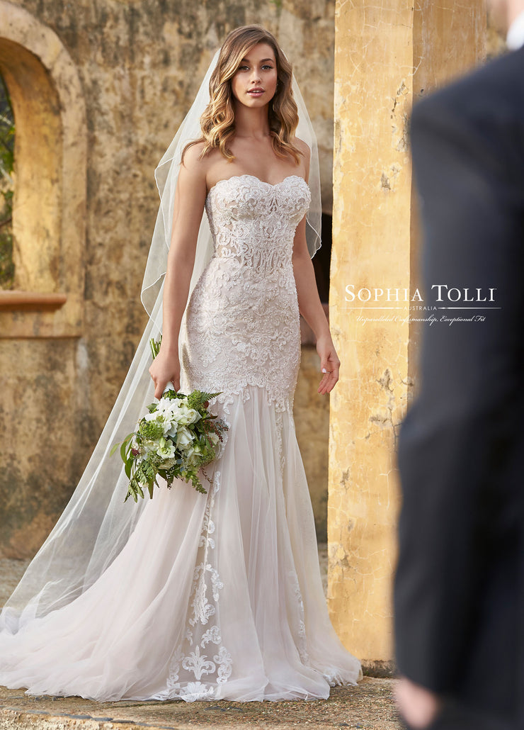 SOPHIA TOLLI Y11960-Gemini Bridal Prom Tuxedo Centre