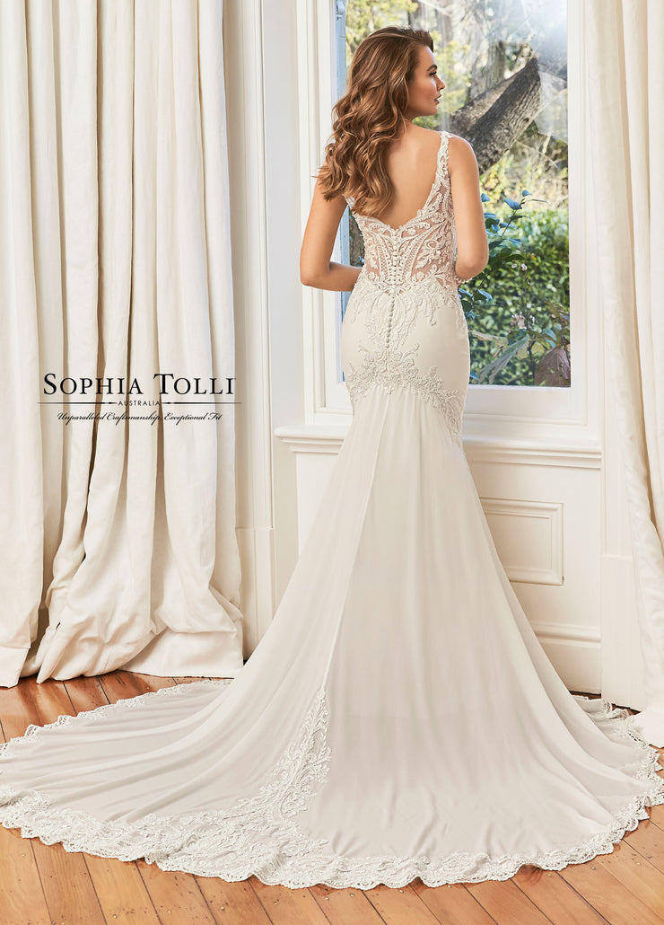 SOPHIA TOLLI Y11950-Gemini Bridal Prom Tuxedo Centre