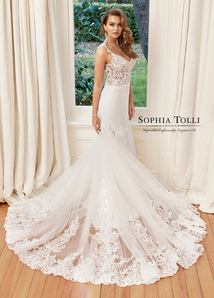 SOPHIA TOLLI Y11941A-Gemini Bridal Prom Tuxedo Centre