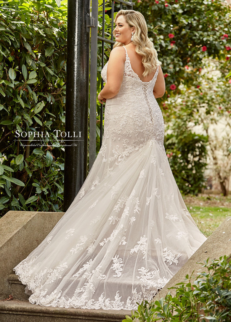 SOPHIA TOLLI Y11971-Gemini Bridal Prom Tuxedo Centre