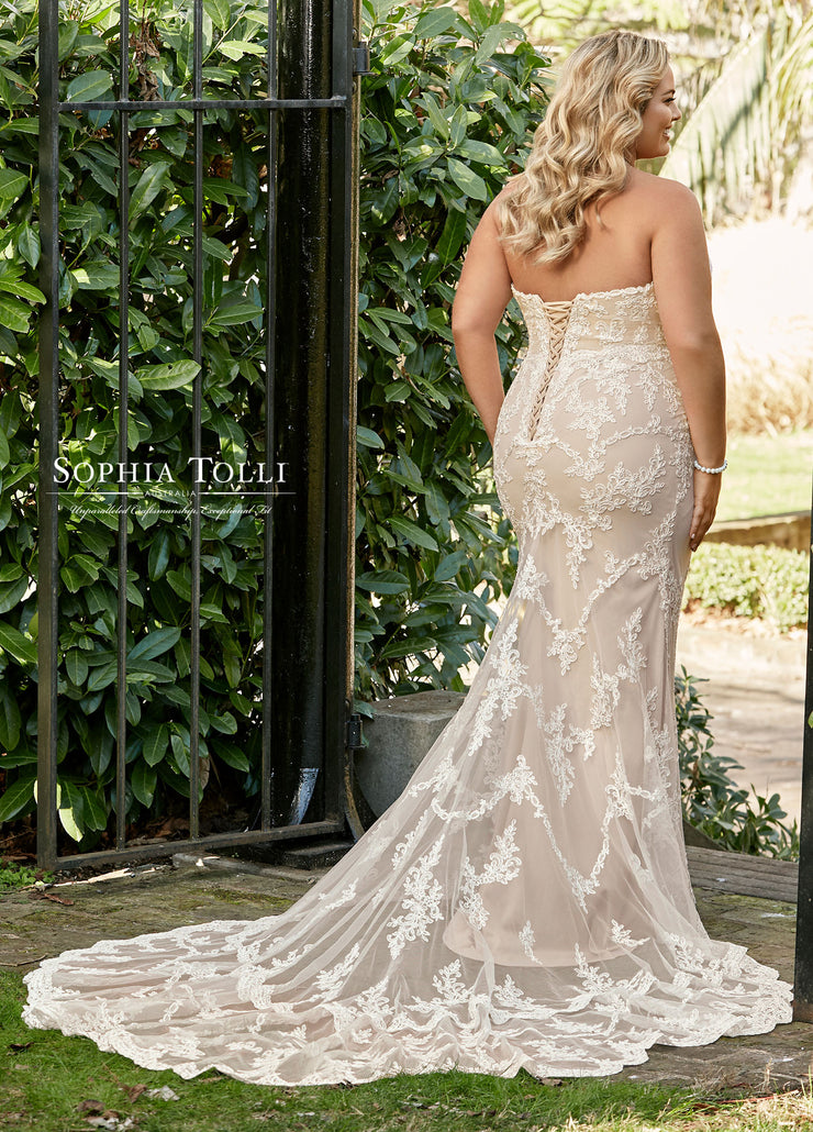 SOPHIA TOLLI Y11946B-Gemini Bridal Prom Tuxedo Centre