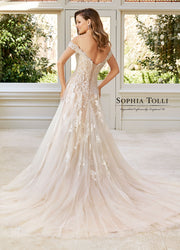 SOPHIA TOLLI Y11949-Gemini Bridal Prom Tuxedo Centre