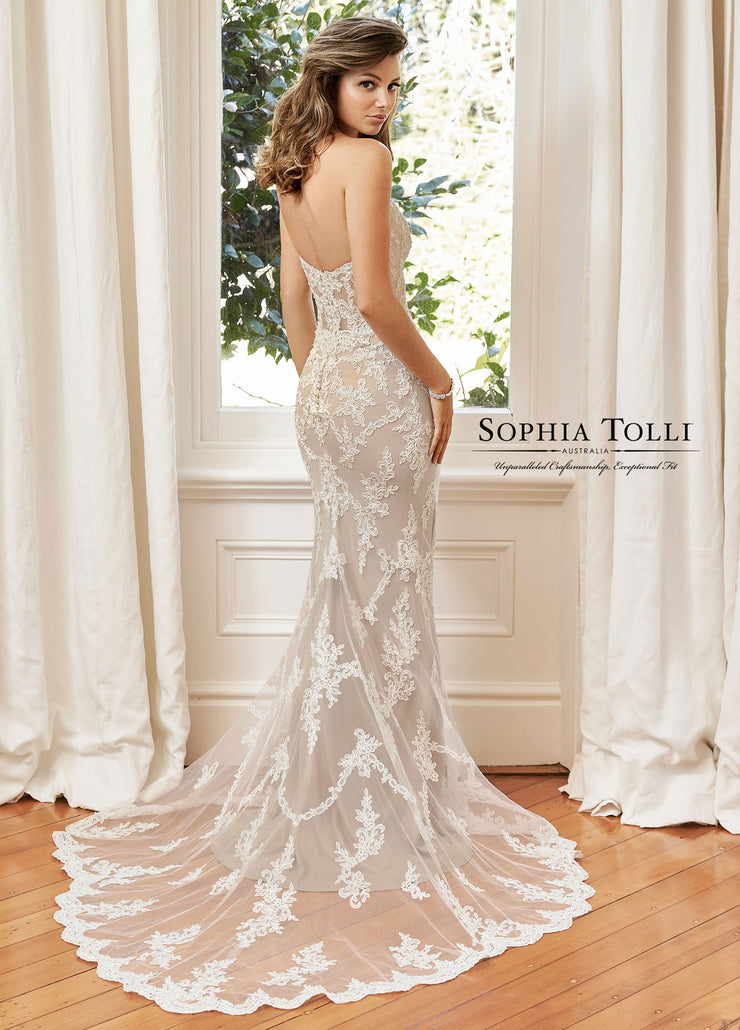 SOPHIA TOLLI Y11946A-Gemini Bridal Prom Tuxedo Centre